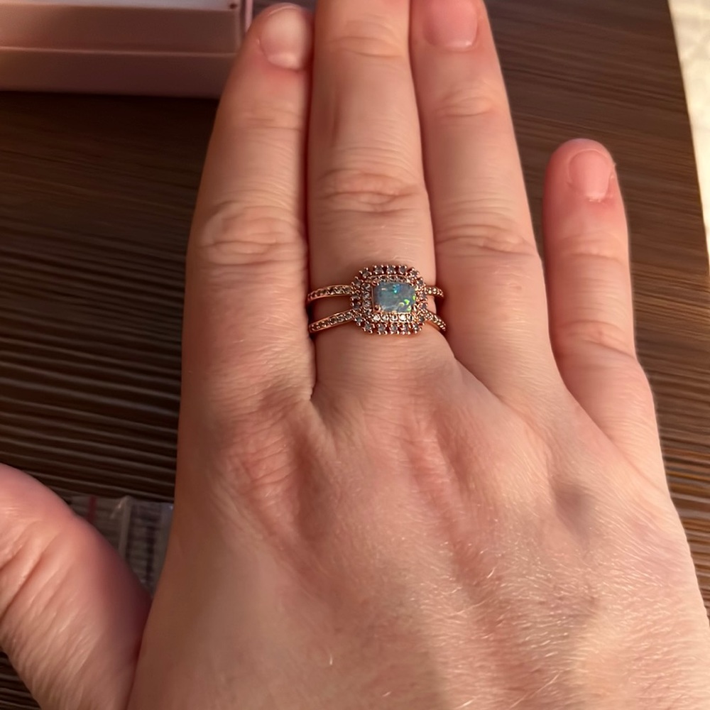 Amazing lab grown grey mist opal ring on rose gold plating! - Picture 1 of 6